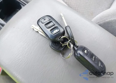 2004 Toyota Camry Le from USA, damaged, VIN 4T1BE30K84U267541